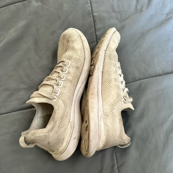 apl techloom breeze running shoe in white - Picture 4 of 6